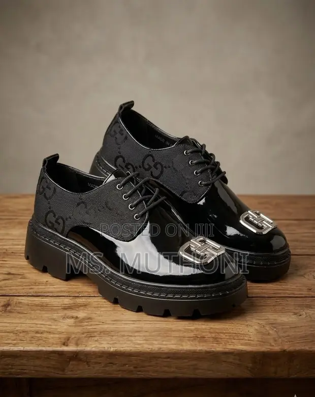 Gucci Oxfords za Kifahari Zenye Lug-Sole na Mirror Finish - 1