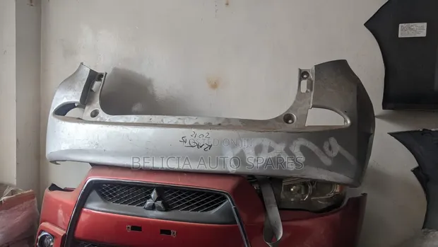 Bampa ya Nyuma ya Toyota Ractis 2013 - 1