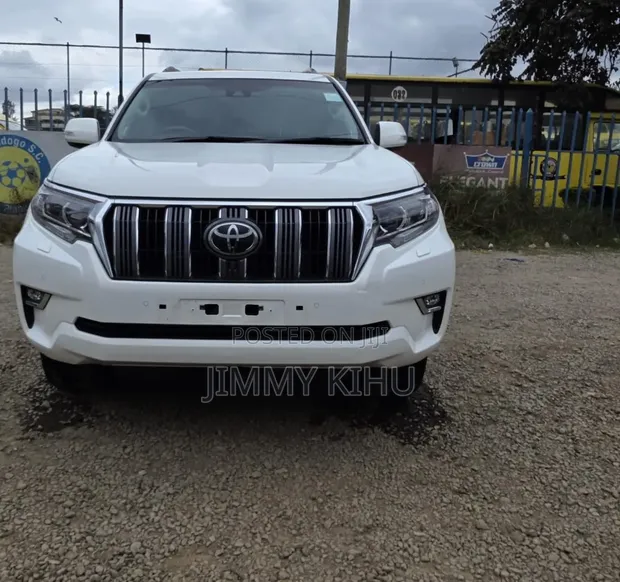 2023 Toyota Land Cruiser Prado VXL Nyeupe - 1