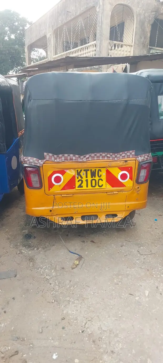2020 Tuktuk - Orange - 1