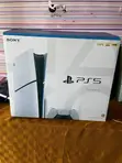 PlayStation 5 Slim Disc Edition na Vidhibiti 2 - 1