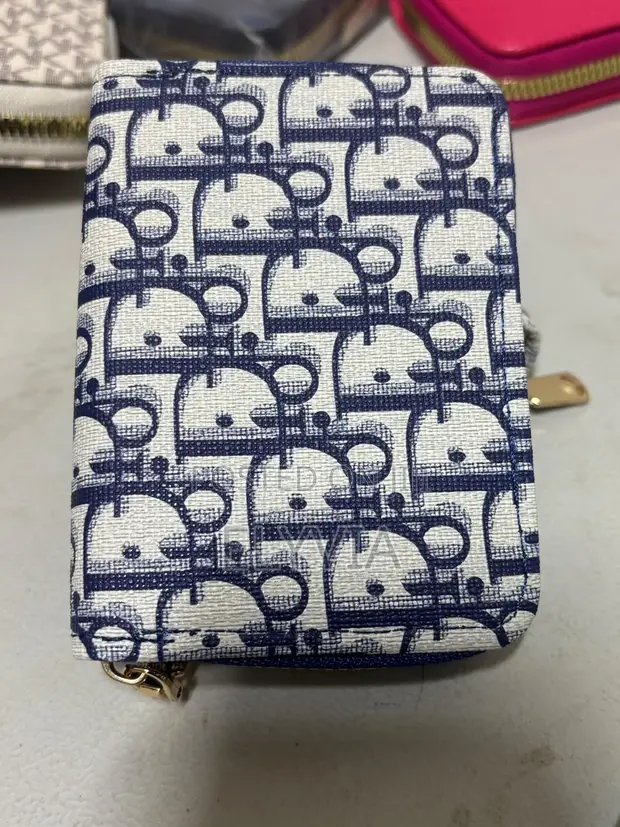 Patterned PU Leather Card Holder - 1
