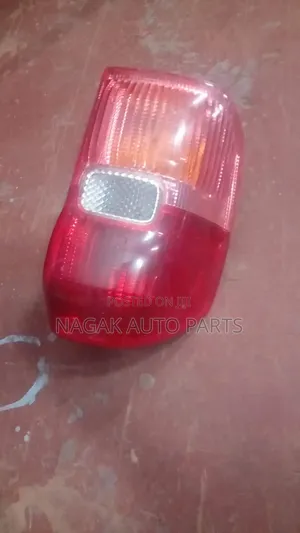 Taa ya Nyuma ya Toyota RAV4 AC 2001