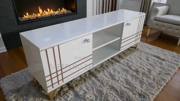 Sydney 4ft TV Console yenye Rafu na Kabati - 1