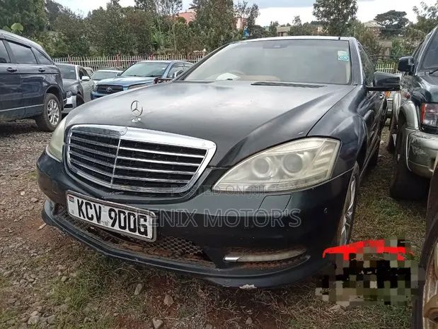 Mercedes-Benz S-Class 2012 Black - 1