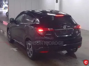 Honda Vezel 1.5 Hybrid 4WD 2019 Nyeusi