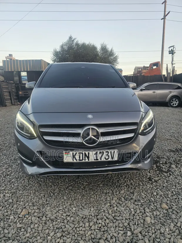 Mercedes-Benz B-Class B180 Petrol 2016 - 1
