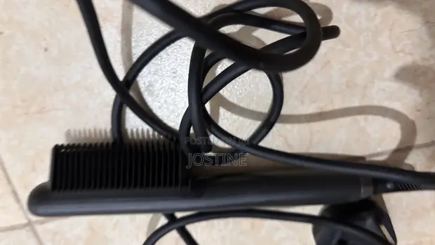 Oraimo SleekWave Hair Straightener Brush - 1