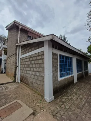 Nyumba ya Kibiashara Vyumba 5 kwa Matumizi ya Ofisi
