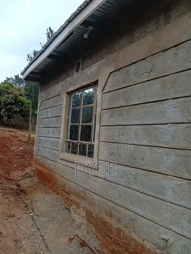Nusu Eka ya Ardhi na Nyumba ya Vyumba 3 Saba Saba - 1
