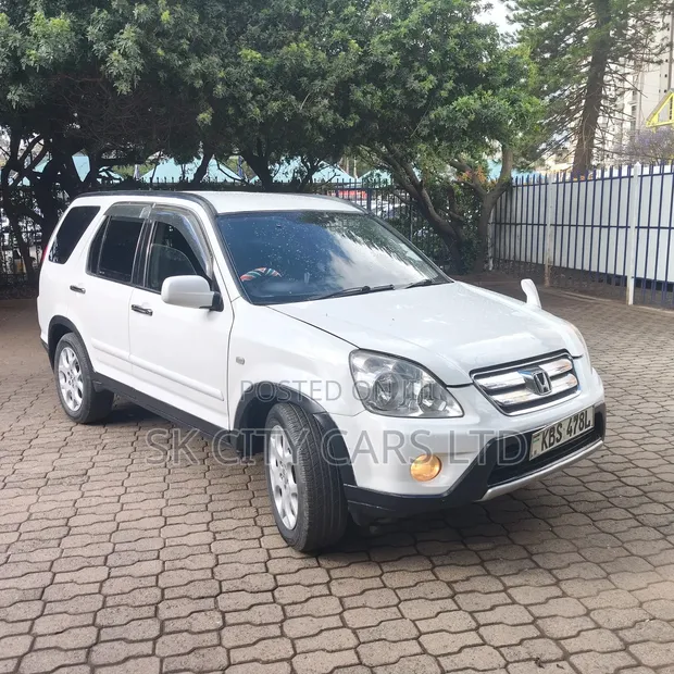 Honda CR-V 2004 White - 1