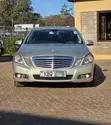 Mercedes-Benz E300 2011 Gold - 3