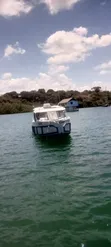Boti ya Cabin Cruiser Iliyofungwa - Mtindo wa Axopar - 1