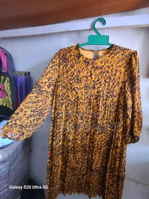 New Look Gauni la Wanawake la Ash Kupitiliza Magoti - Saizi L