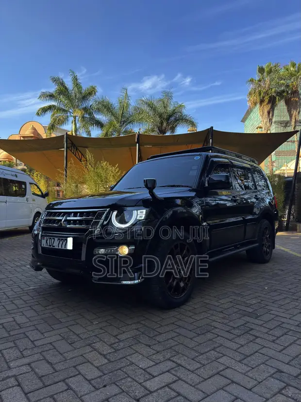 Mitsubishi Pajero Exceed 2019 Nyeusi - 1