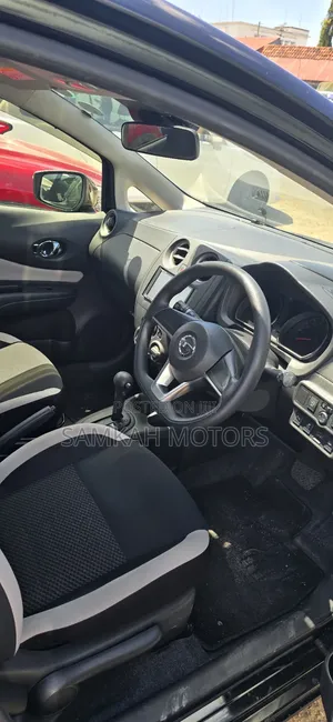 Nissan Note 2020 Nyeusi