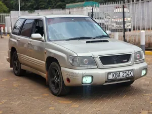 Subaru Forester 2.0 S 2000 Dhahabu
