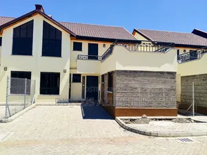 Townhouse/Terrace ya Vyumba 5 Kitengela Inauzwa