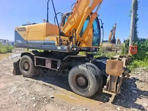Huduma za Kukodisha Excavator za Magurudumu