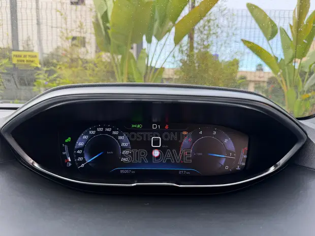 Peugeot 5008 2.0 BlueHDi 180 GT 2019 Nyeupe - 1