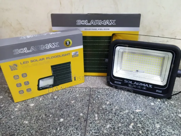 Solarmax 300W LED Solar Floodlight IP65 Waterproof - 1