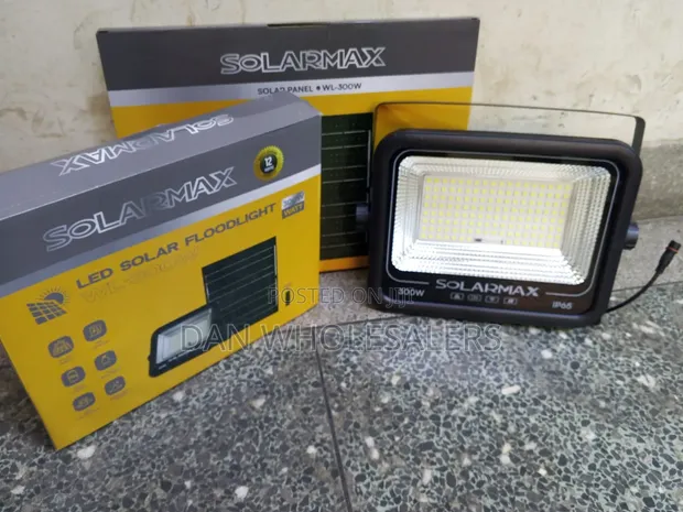 Solarmax 300W Solar Floodlight - High Brightness - 1