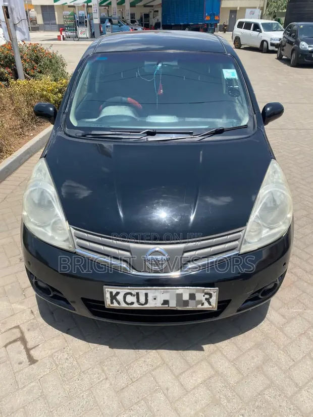 Nissan Note 2012 Nyeusi - 1