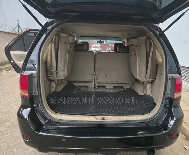 Toyota Fortuner 2.5 D AWD 2006 - 1