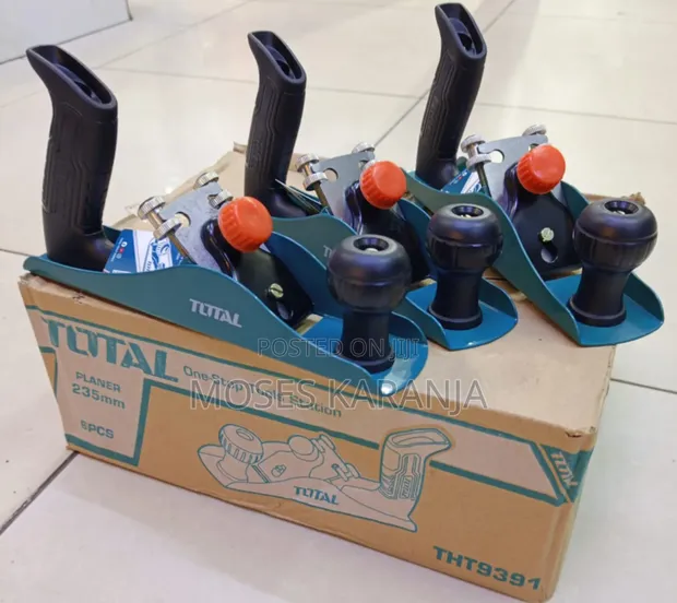 Total Heavy-Duty Manual Wood Planer - 1
