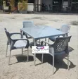 Viti 4 vya Hoteli ya Rosa na Meza ya Mraba - 1