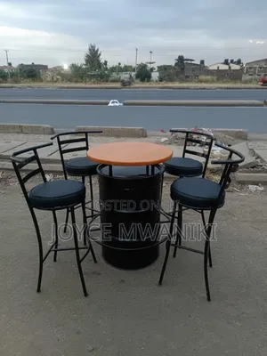 Custom Drum Table with 4 Bar Chairs
