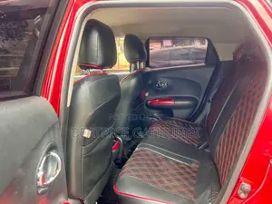 Nissan Juke 2012 Nyekundu
