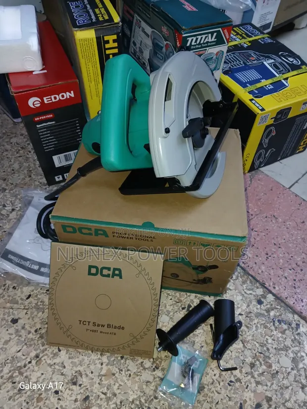 DCA AMY02-185 Electric Circular Saw - 1