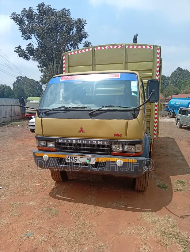Mitsubishi FH 215 Truck 2012 Beige - 1