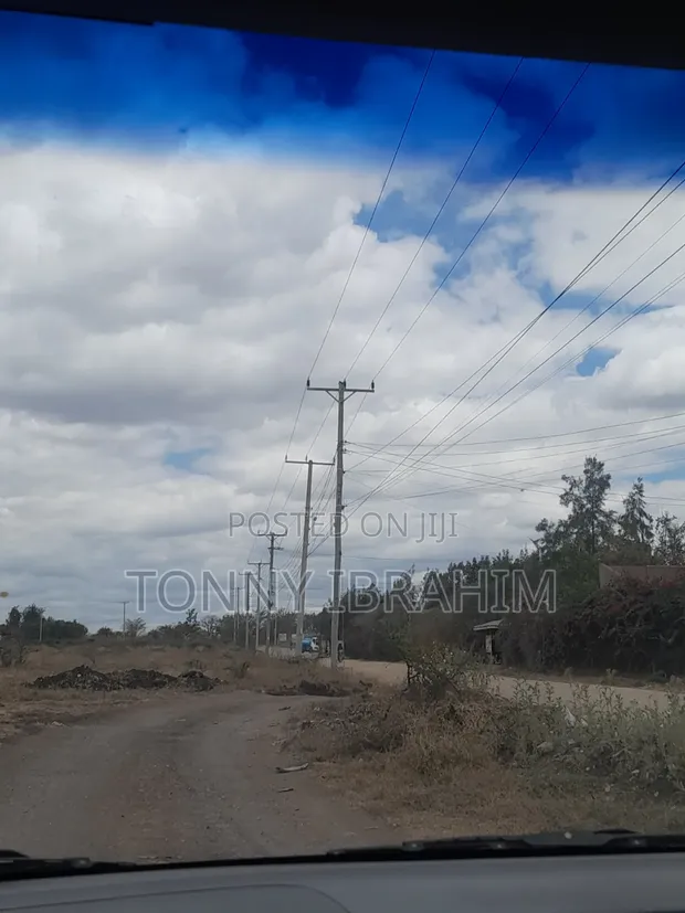 Vipande Bora vya Ardhi Vinauzwa Kitengela Acacia - 1