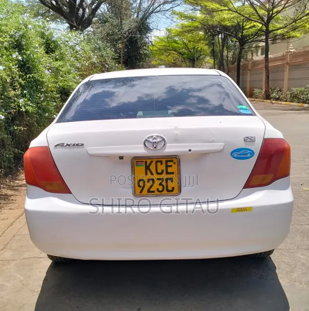 Toyota Axio 1.5 G 2WD 2010 White - 1
