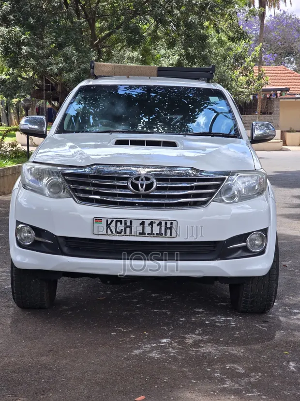Toyota Fortuner 2015 White - 1