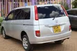 Toyota Isis 2010 Nyeusi - 5