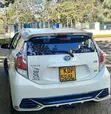 Toyota Aqua 2016 Nyeupe - 2