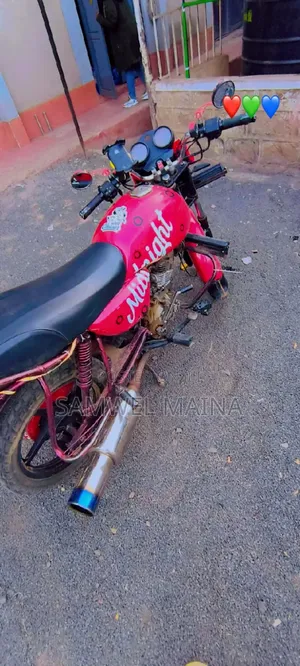 Bajaj Boxer 2016 Nyeusi