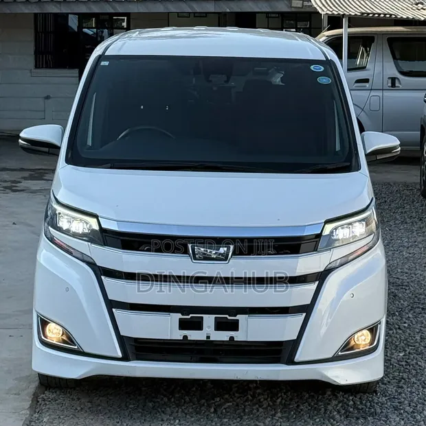Toyota Noah 1.8 FWD Hybrid (7 Seater) 2019 White - 1