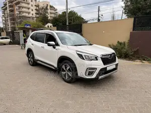 Subaru Forester 2019 2.0L Hybrid Nyeupe