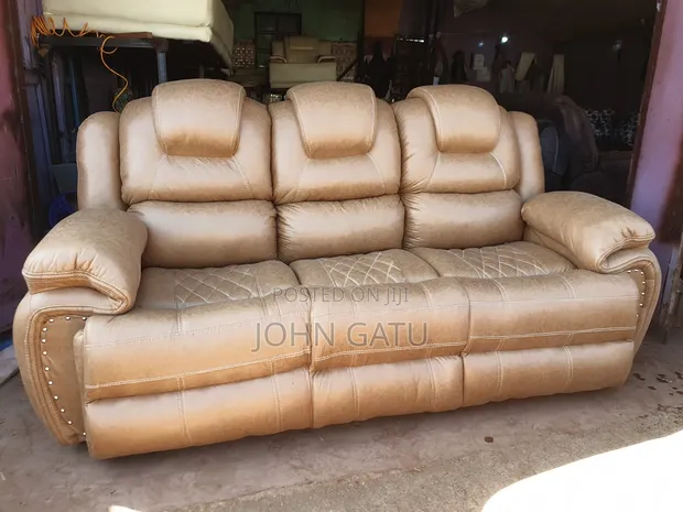 Kochi ya Brown Puffy Semi-Recliner - 1