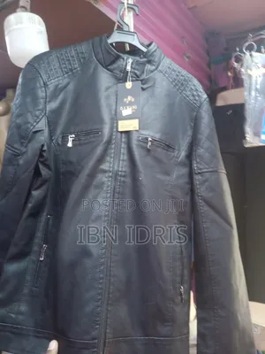 Jaketi ya Ngozi Nyeusi ya Wanaume - Classic Fit