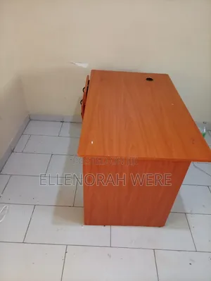 Meza ya Ofisi ya Mbao yenye Droo 3