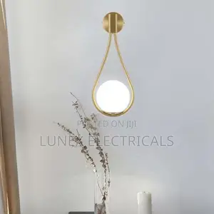 Kiwango cha Ukuta cha LED cha Kioo - Ubunifu wa Kisasa wa Nordic