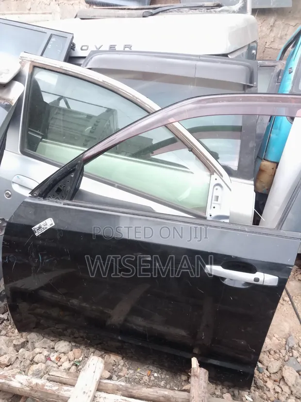 Milango na Buti ya Subaru Forester - 1