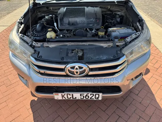 Toyota Hilux 2.5 D-4D 4x4 SRX 2012 - 1
