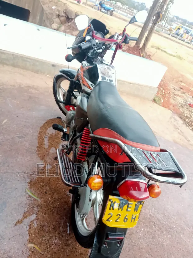 TVS HLX Plus ES 2022 Black - 1