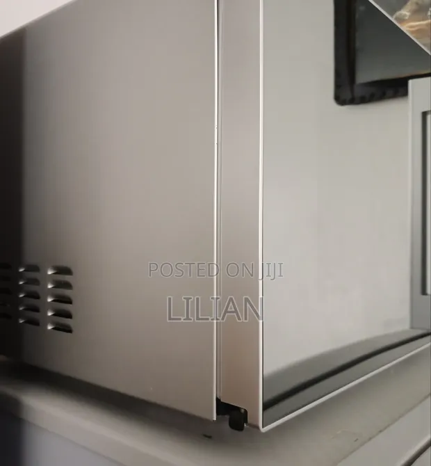 Hisense Countertop Microwave - 1